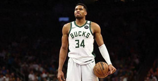 回顾过去，展望未来：怀特塞德的职业生涯之路（回望与前行：怀特塞德的职业征程）