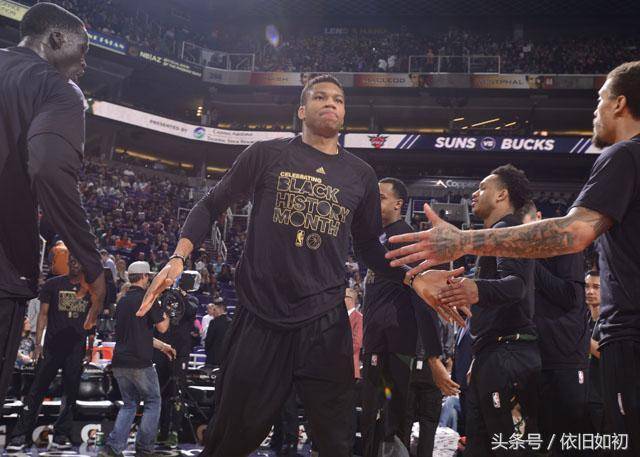 Merry Christmas！詹姆斯准备迎来他的第20次圣诞大战（圣诞夜再启程：詹姆斯将迎来职业生涯第20场圣诞大战）