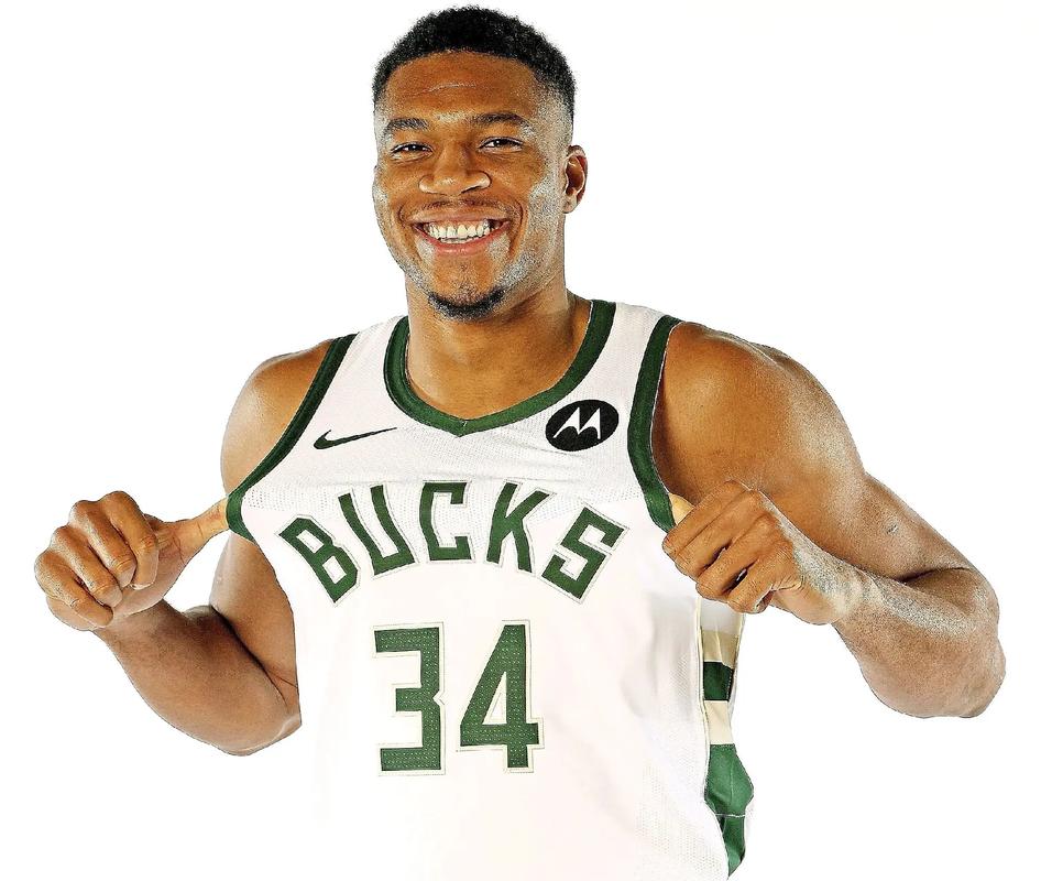 斯玛特：从效力绿军到湖人感觉很奇怪 但这对我来说是全新体验（斯玛特：告别绿军加盟湖人有些别扭，却是一次全新的经历）