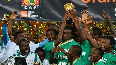 湖人vs独行侠首发：詹姆斯&东契奇大战浓眉&弗拉格（湖人对阵独行侠首发出炉：詹姆斯、东契奇对决浓眉、弗拉格）