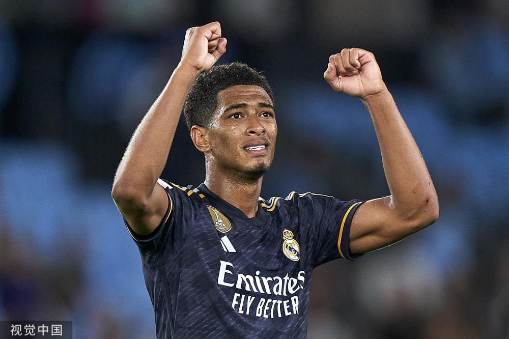 川超凉山队球员飞踹主裁，律师：或面临拘留、罚款和长期禁赛（川超凉山队球员脚踹主裁判，律师称或将面临拘留、罚款及长期禁赛）