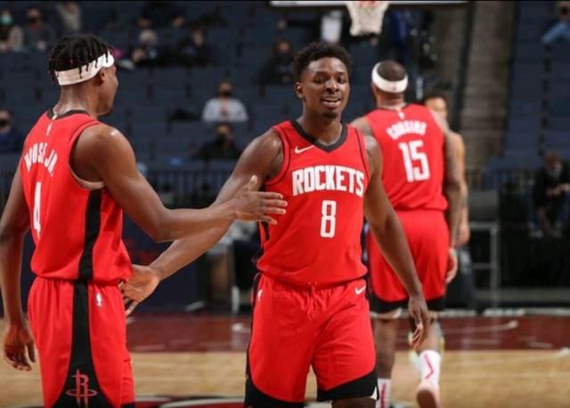 2025／26赛季英超：曼联报价安德森6000万镑，诺丁汉森林直接翻倍叫价1.2亿镑（2025／26英超：曼联6000万英镑求购安德森，诺丁汉森林要价升至1.2亿英镑）