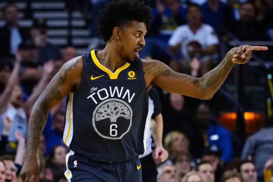 最后连丢4板！康宁汉姆：他们投的是超远三分，球没往我们这弹（末段连丢4个篮板！康宁汉姆：对手投超远三分，篮板点全不在我们这边）