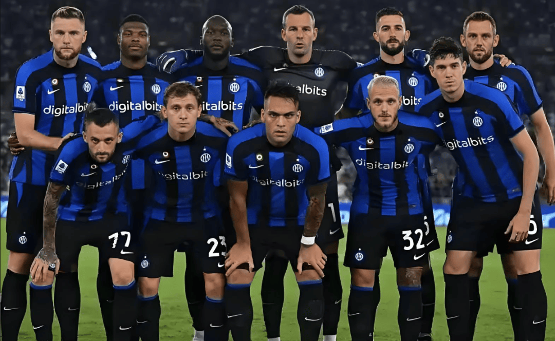 U21女排世锦赛：中国女排强势晋级，与美国队的巅峰对决锁定小组第一（U21女排世锦赛：中国女排强势晋级，与美国巅峰相遇锁定小组头名）